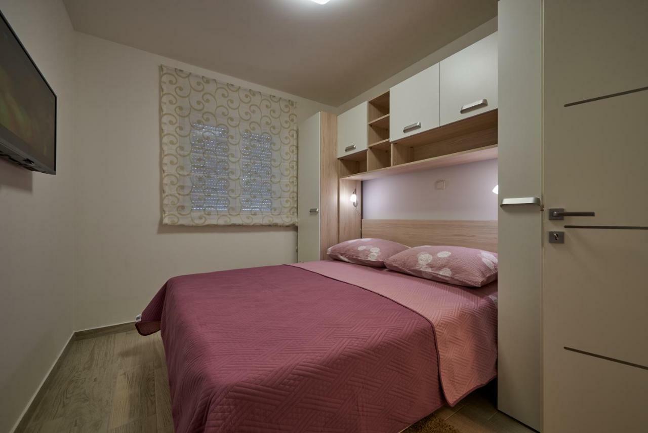 Apartman Jakov Apartamento Trogir Exterior foto