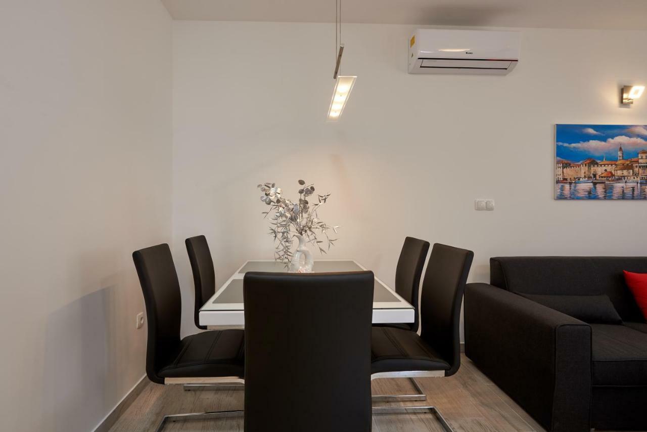 Apartman Jakov Apartamento Trogir Exterior foto