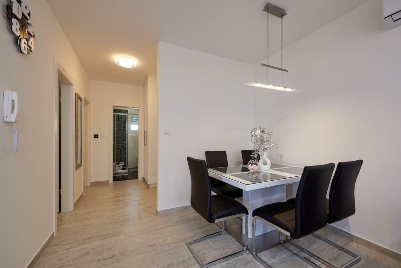 Apartman Jakov Apartamento Trogir Exterior foto